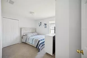 222 Lake Shore Pkwy, Davenport, FL 33896 - Photo 15