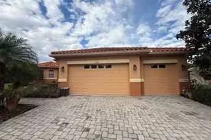 898 San Raphael St, Poinciana, FL 34759 - Photo 15