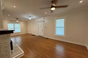 903 E New York Ave, Deland, FL 32724 - Photo 9