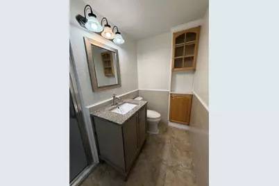 903 E New York Avenue, Deland, FL 32724 - Photo 17