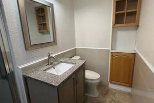 903 E New York Ave, Deland, FL 32724 - Photo 17