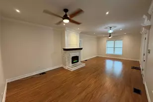 903 E New York Ave, Deland, FL 32724 - Photo 7