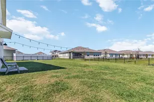 2780 Swooping Sparrow Dr, Saint Cloud, FL 34773 - Photo 49