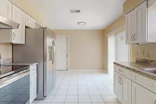 98 Pinata Ct, Kissimmee, FL 34743 - Photo 9