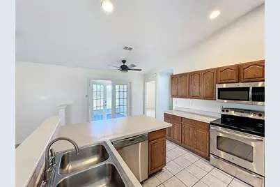 323 Fox Lake Drive, Lakeland, FL 33809 - Photo 11