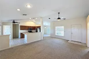 323 Fox Lake Dr, Lakeland, FL 33809 - Photo 5