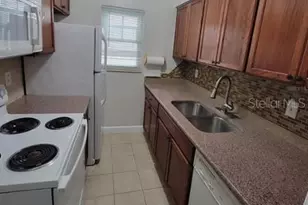 817 Sky Lake Cir, Orlando, FL 32809 - Photo 5