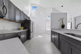 449 Majesty Dr, Davenport, FL 33837 - Photo 9