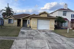 138 Pinewood Cir, Kissimmee, FL 34743 - Photo 1