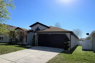 2704 Lucas Lakes Ln, Kissimmee, FL 34744 - Photo 3