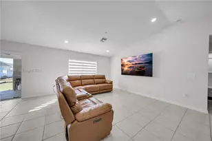 1105 NW 24th Pl, Cape Coral, FL 33993 - Photo 5