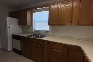 165 Toluca Dr, Kissimmee, FL 34743 - Photo 7