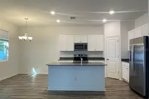 34772 Mulrion Dr, Zephyrhills, FL 33541 - Photo 5