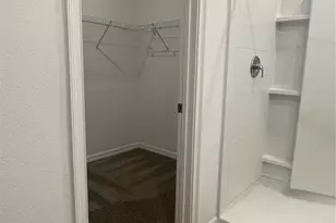 34772 Mulrion Dr, Zephyrhills, FL 33541 - Photo 9