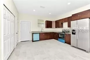 285 N Kentucky Ave, Umatilla, FL 32784 - Photo 5