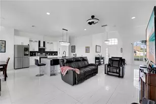 2654 Hawthorne Ln, Kissimmee, FL 34743 - Photo 5