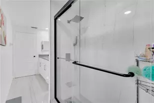 2654 Hawthorne Ln, Kissimmee, FL 34743 - Photo 15