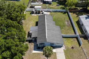 2605 Island Oaks E, Lakeland, FL 33805 - Photo 3