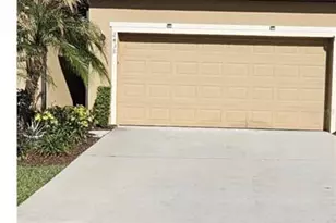 2438 N Seven Oaks Dr, Saint Cloud, FL 34772 - Photo 3