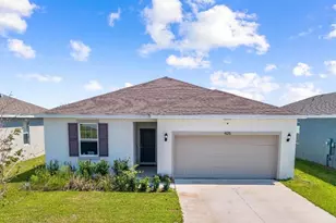 425 Silver Palm Dr, Haines City, FL 33844 - Photo 1