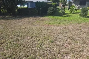 1805 Coral Point Dr, Cape Coral, FL 33990 - Photo 25