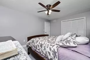 1006 Plantation Dr, Kissimmee, FL 34741 - Photo 9