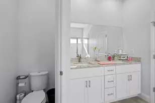 817 Desmoines Pl, Kissimmee, FL 34759 - Photo 11