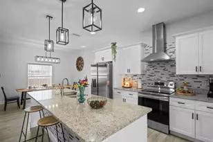 817 Desmoines Pl, Kissimmee, FL 34759 - Photo 9