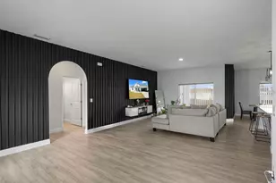 817 Desmoines Pl, Kissimmee, FL 34759 - Photo 3