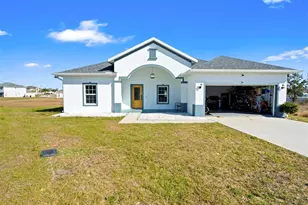 817 Desmoines Pl, Kissimmee, FL 34759 - Photo 1