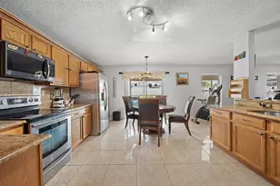 3304 Amberley Park Cir, Kissimmee, FL 34743 - Photo 19