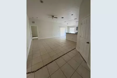 542 Lakeview Court, Kissimmee, FL 34759 - Photo 5