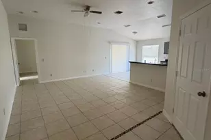 542 Lakeview Ct, Kissimmee, FL 34759 - Photo 5