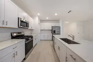 35233 Gravelly Dr, Zephyrhills, FL 33541 - Photo 9