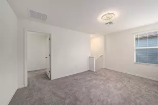 35233 Gravelly Dr, Zephyrhills, FL 33541 - Photo 17