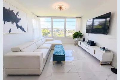 3635 Whitehall Drive #401, West Palm Beach, FL 33401 - Photo 5