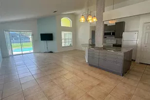 611 Casterton Cir, Davenport, FL 33897 - Photo 3