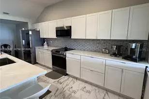 310 S 3rd St, Haines City, FL 33844 - Photo 3