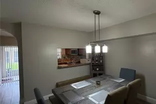 306 Kensington Lake Cir, Brandon, FL 33511 - Photo 7