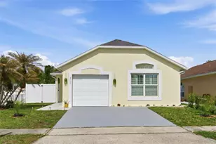 2400 Weymouth Ct, Kissimmee, FL 34743 - Photo 3