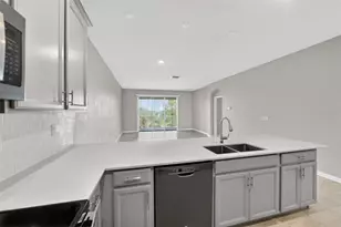 1181 Drop Ln, Davenport, FL 33896 - Photo 9