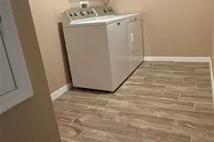 433 Sardinia Cir, Davenport, FL 33837 - Photo 9