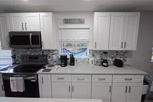 2107 Pine Terrace, Sarasota, FL 34231 - Photo 9