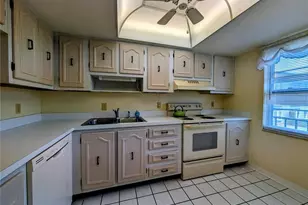333 Lake Howard Dr NW, Winter Haven, FL 33880 - Photo 11