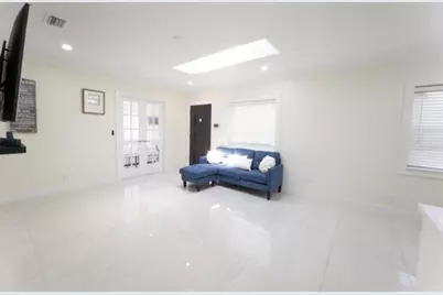 887 W Perry Street, Lantana, FL 33462 - Photo 11