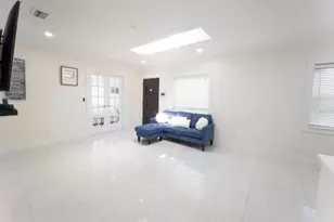 887 W Perry St, Lantana, FL 33462 - Photo 11