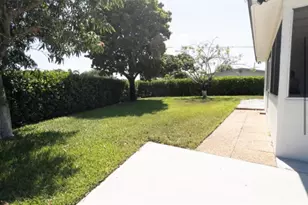 887 W Perry St, Lantana, FL 33462 - Photo 5