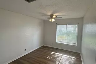 828 E Flag Ln, Kissimmee, FL 34759 - Photo 7