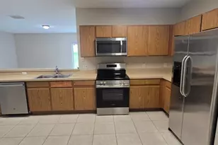 911 Gloucester Ct, Kissimmee, FL 34758 - Photo 5