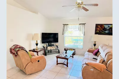 302 Miami Place, Kissimmee, FL 34759 - Photo 13